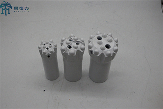 اللون الأبيض 64mm T38 الزر خيط حفرة قطعة بنك والإنتاج الحفر